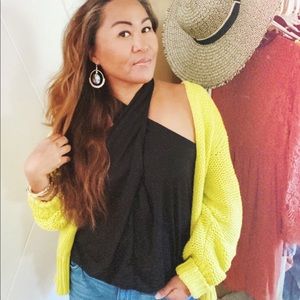 Ellis Twist Neck Top - Black